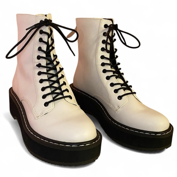 KENDALL+ KYLIE “Hunt2” Vegan Leather Combat Lug Sole Boots WHT/BLK SZ 6-1/2 - Picture 2 of 9